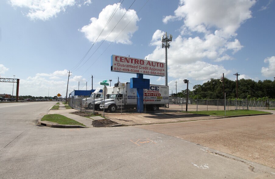 More Photos Of 8257 Gulf Fwy, Houston Auto Repair For Lease