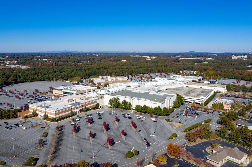 More Photos Of 1000 N Point Cir, Alpharetta Coworking Space