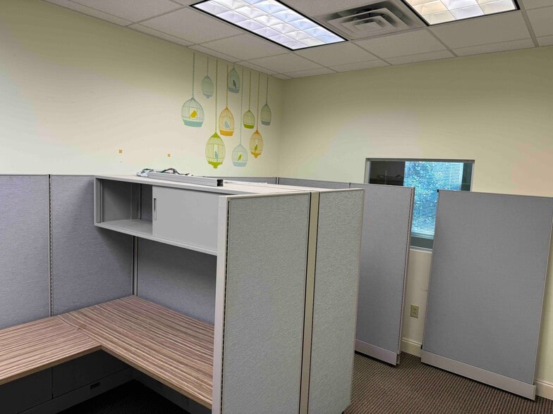 More Photos Of 897 Von Kolnitz Rd, Mount Pleasant Medical For Lease