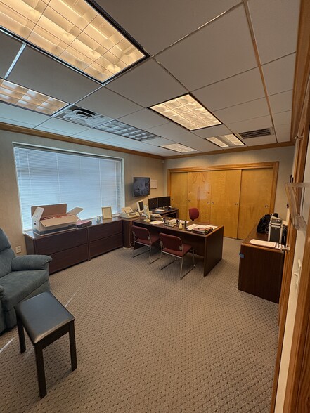 More Photos Of 6506 Baum Dr, Knoxville Office For Sale