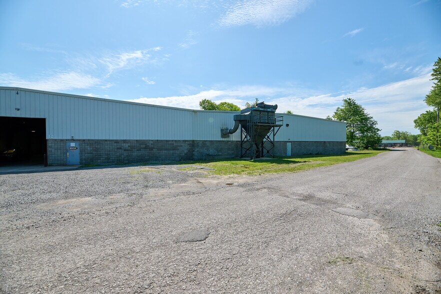 More Photos Of 7464 Sharon Mercer Rd, Mercer General Retail For Sale