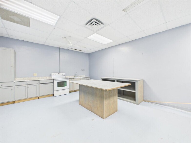 More Photos Of 607 Palm Ave, Palatka Flex For Sale