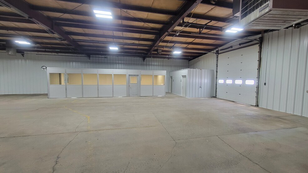 More Photos Of 1751 12th Ave, Columbus Service For Sale