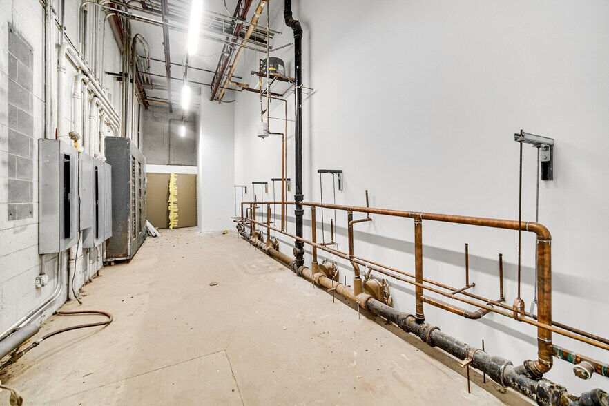 More Photos Of 5050 S State St, Chicago Storefront Retail Office For Lease