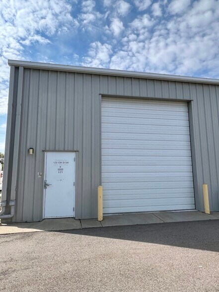 More Photos Of 123-151 12th St SW, Loveland Manufacturing For Lease