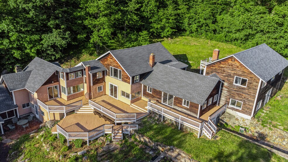 More Photos Of 584 Milltown Rd, Brewster Village Specialty For Sale