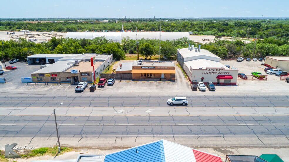 More Photos Of 1841 S Treadaway Blvd, Abilene Industrial For Sale