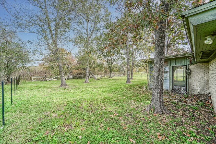 More Photos Of 503 N Friendswood Dr, Friendswood Land For Sale