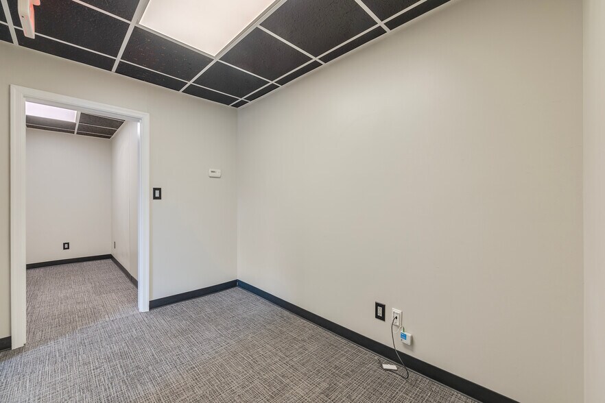 More Photos Of 280 Main St, Westminster Medical For Lease