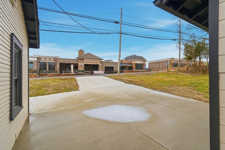 More Photos Of 520 N Broadway St, Lebanon Storefront For Sale