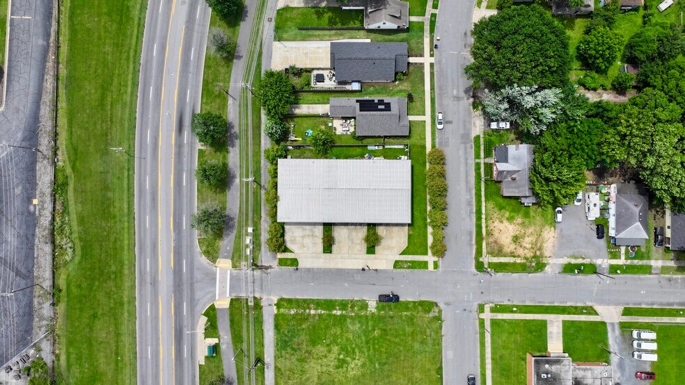 More Photos Of 1112 W 9th St, North Little Rock Warehouse For Sale