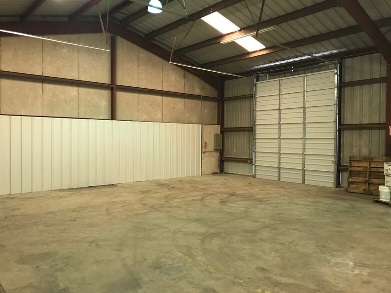 More Photos Of 728-739 Diamond Cut Dr, Corpus Christi Warehouse For Lease