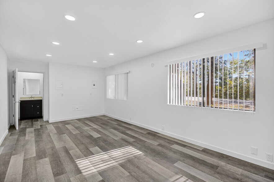 More Photos Of 5897 Pony Express Trl, Pollock Pines Office For Sale