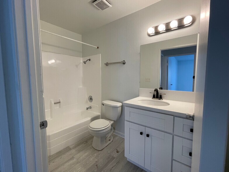 More Photos Of 702 R Ave, National City Apartments For Sale