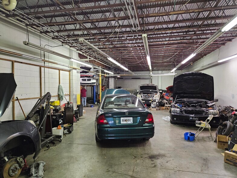 More Photos Of 6276 Memorial Dr, Stone Mountain Auto Dealership For Sale