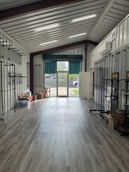 More Photos Of 904 Pine Ave, Eufaula Warehouse For Sale
