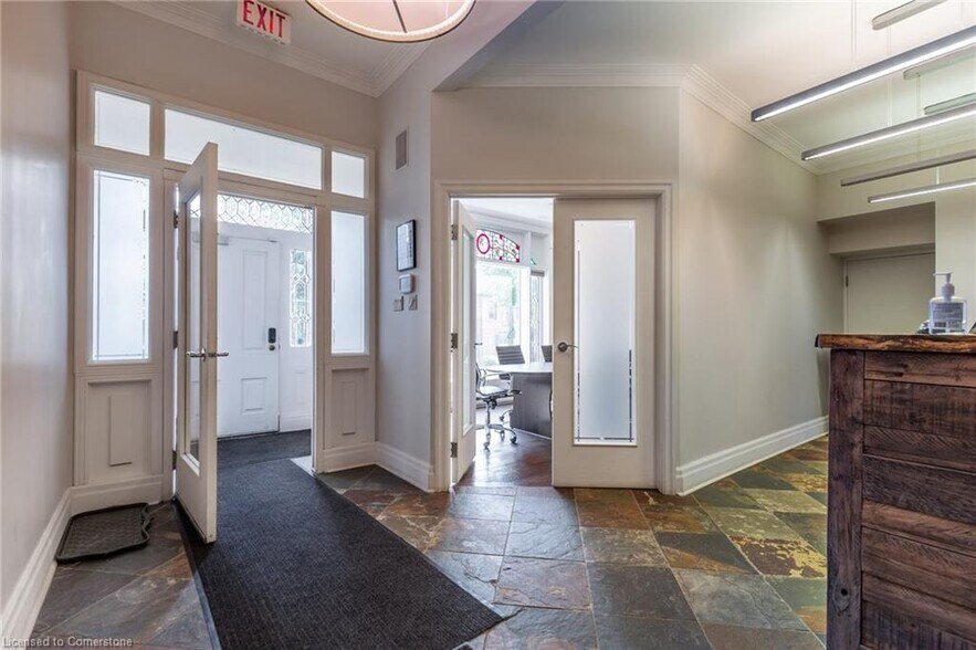 More Photos Of 21 Bold St, Hamilton Office Residential For Lease