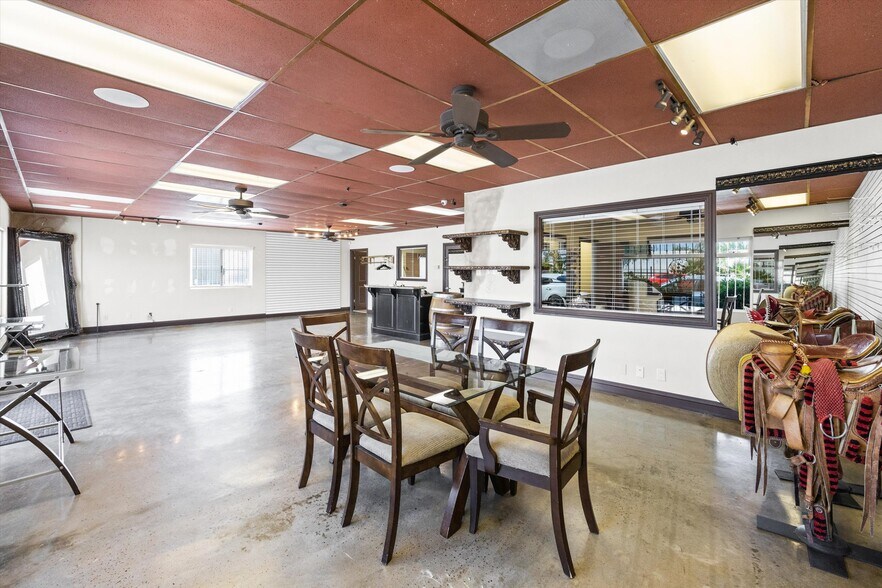 More Photos Of 205 E 18th St, Bakersfield Manufacturing For Sale