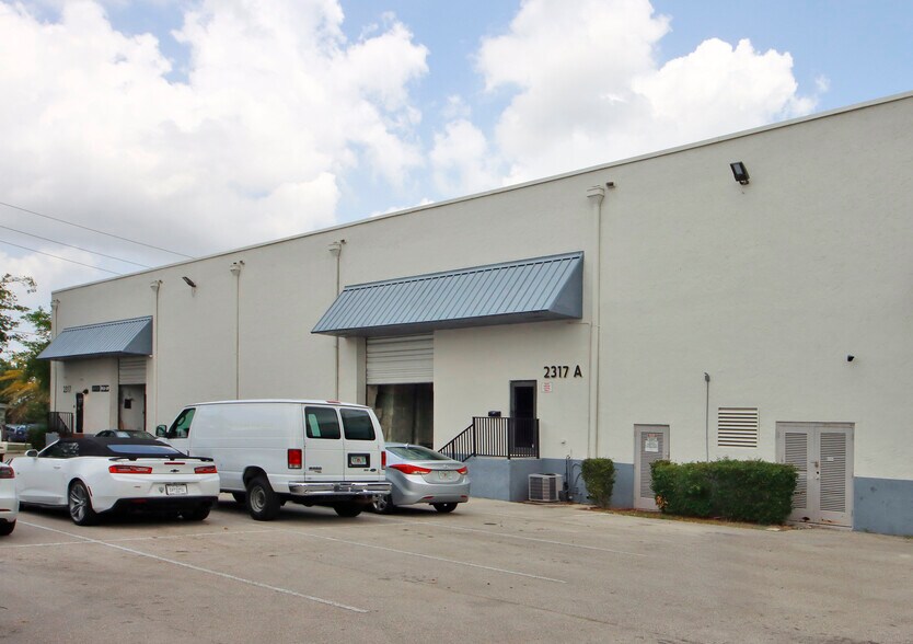 More Photos Of 2201-2211 Stirling Rd, Fort Lauderdale Unknown For Lease