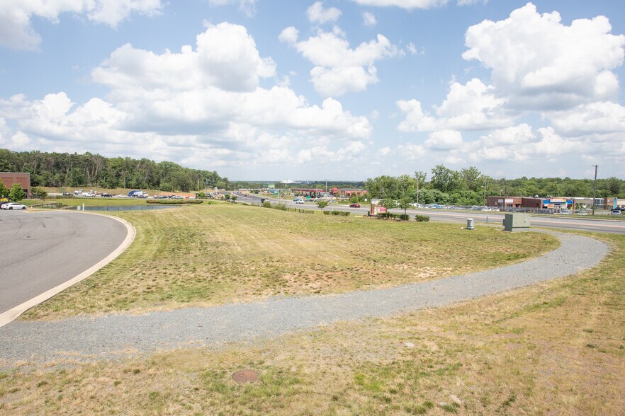 More Photos Of Bristow Center Dr @ Nokesville Rd / Linton Hall Rd, Bristow Unknown For Sale