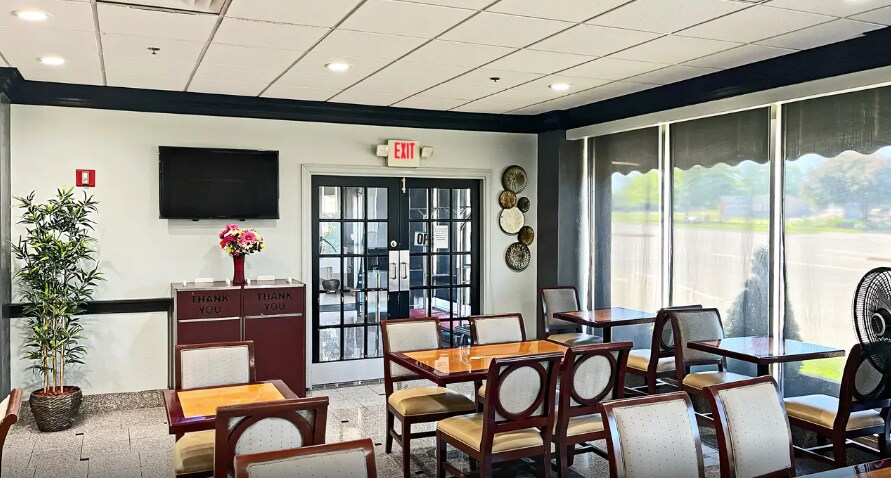 More Photos Of 800 W 8th St, Cincinnati Hotel For Sale