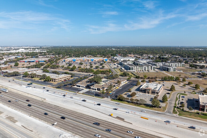 Primary Photo Of 13755 Lyndon B Johnson Freeway, Garland Restaurant For Lease