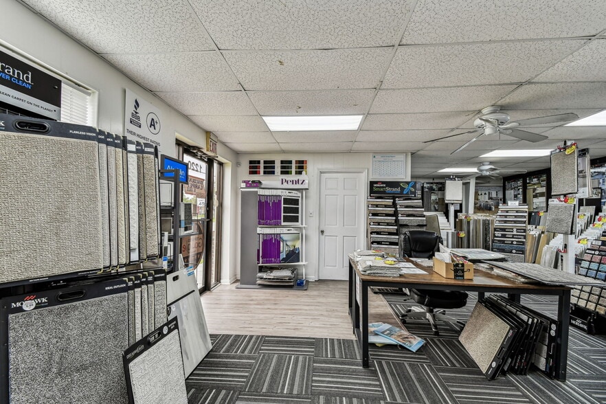 More Photos Of 1220 N Ronald Reagan Blvd, Longwood Freestanding For Sale