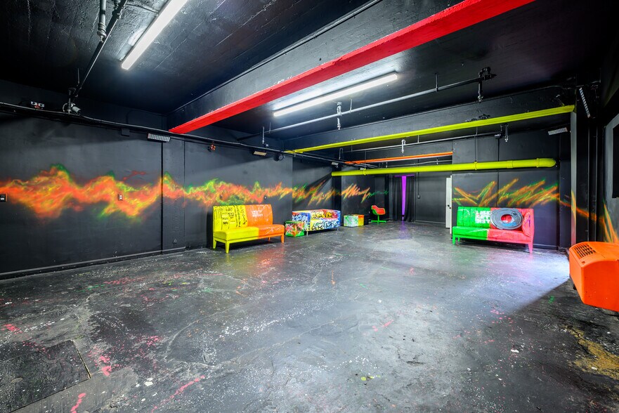 More Photos Of 86-90 Forrest St, Jersey City Warehouse For Lease