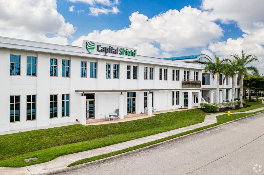 More Photos Of 10070 Daniels Interstate Ct, Fort Myers Office For Lease