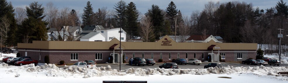 More Photos Of 40 Franklin St, Carthage Office For Lease
