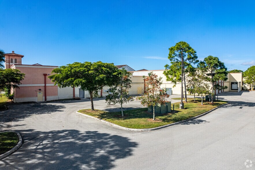 More Photos Of 8012-8024 Mediterranean Dr, Estero General Retail For Lease