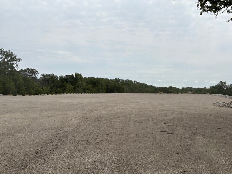 More Photos Of 2700 Mound Rd, Rockdale Land For Lease