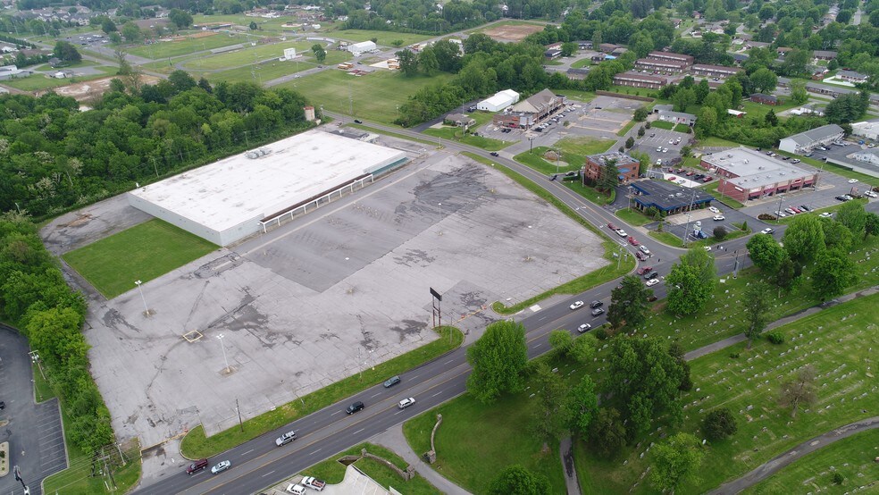 More Photos Of 2440 Lone Oak Rd, Paducah Freestanding For Sale