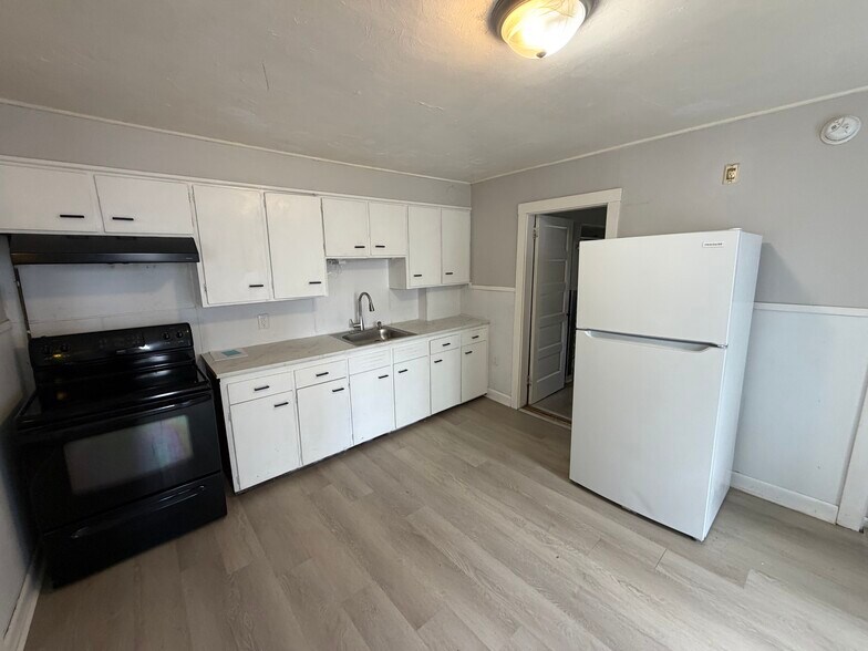 More Photos Of 42 Spruce St, Sanford Apartments For Sale