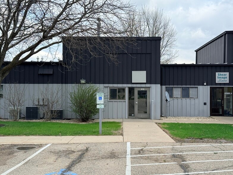 More Photos Of 1001 Arboretum Dr, Waunakee Flex For Lease