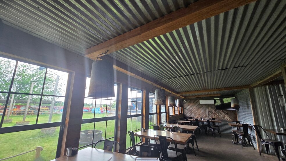 More Photos Of 4021 Acton Hwy, Granbury General Retail For Lease