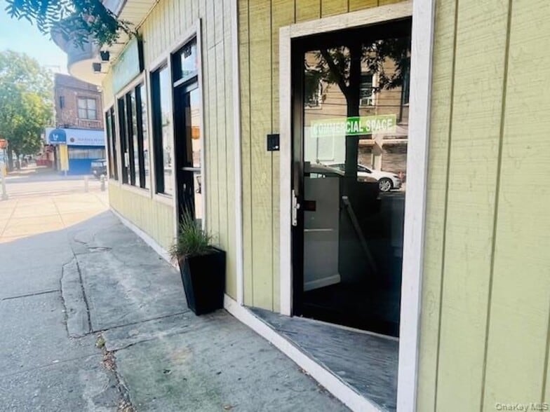 More Photos Of 11628 Myrtle Ave, Richmond Hill Office For Lease