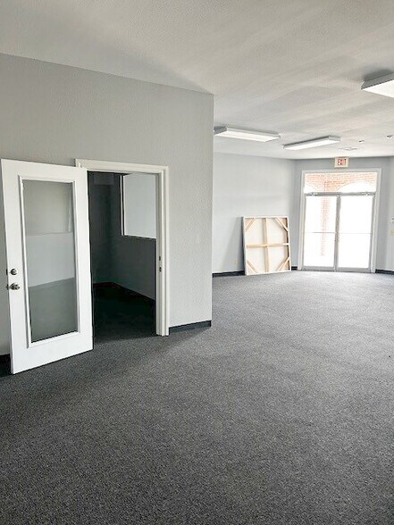 More Photos Of 2310-2320 N Highway 66, Catoosa Office For Sale