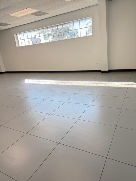 More Photos Of 2910 Antoine Dr, Houston Unknown For Lease