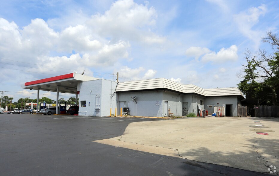 More Photos Of 4389 University Blvd S, Jacksonville Service Station For Sale
