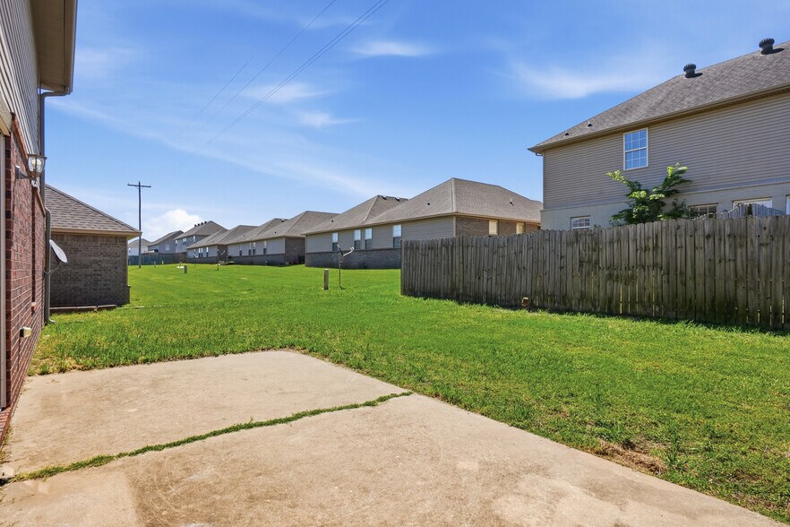 More Photos Of 3403 SW Deerfield Blvd, Bentonville Multifamily For Sale