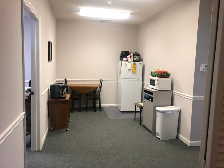 More Photos Of 410 New Bridge St, Jacksonville Office For Lease