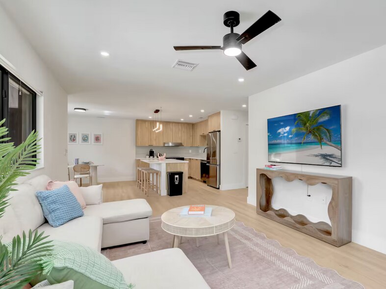 More Photos Of 2616 Lakeview Dr, Naples Apartments For Sale