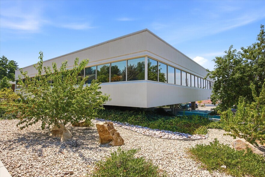 More Photos Of 2450 E Fort Union Blvd, Cottonwood Heights Office For Sale