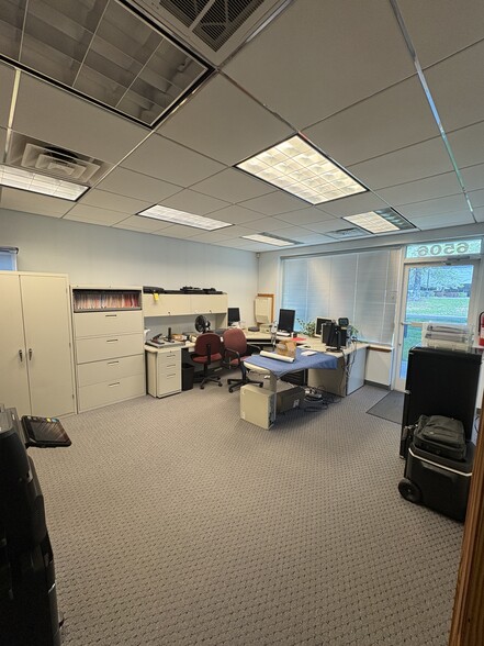 More Photos Of 6506 Baum Dr, Knoxville Office For Sale