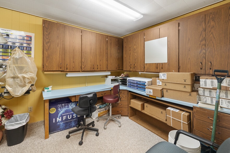 More Photos Of 105 N Main St, North Syracuse Medical For Sale