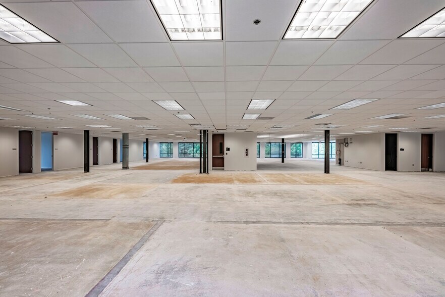 More Photos Of 1990 Vaughn Rd, Kennesaw Unknown For Lease