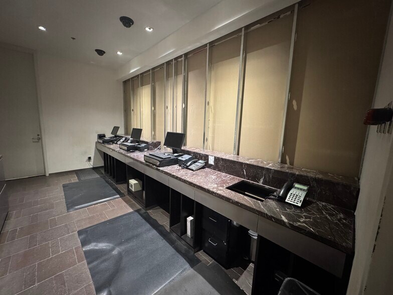 More Photos Of 4381 W Flamingo Rd, Las Vegas Hotel For Lease