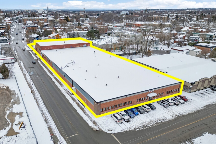 Primary Photo Of 262 Rue Scott, St-Jérôme Warehouse For Sale