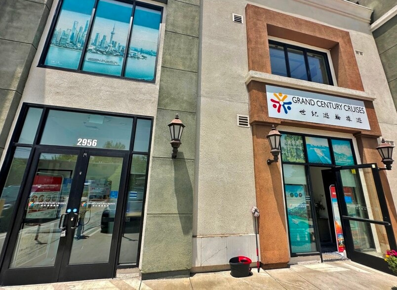 More Photos Of 2956 E Colorado Blvd, Pasadena General Retail For Lease